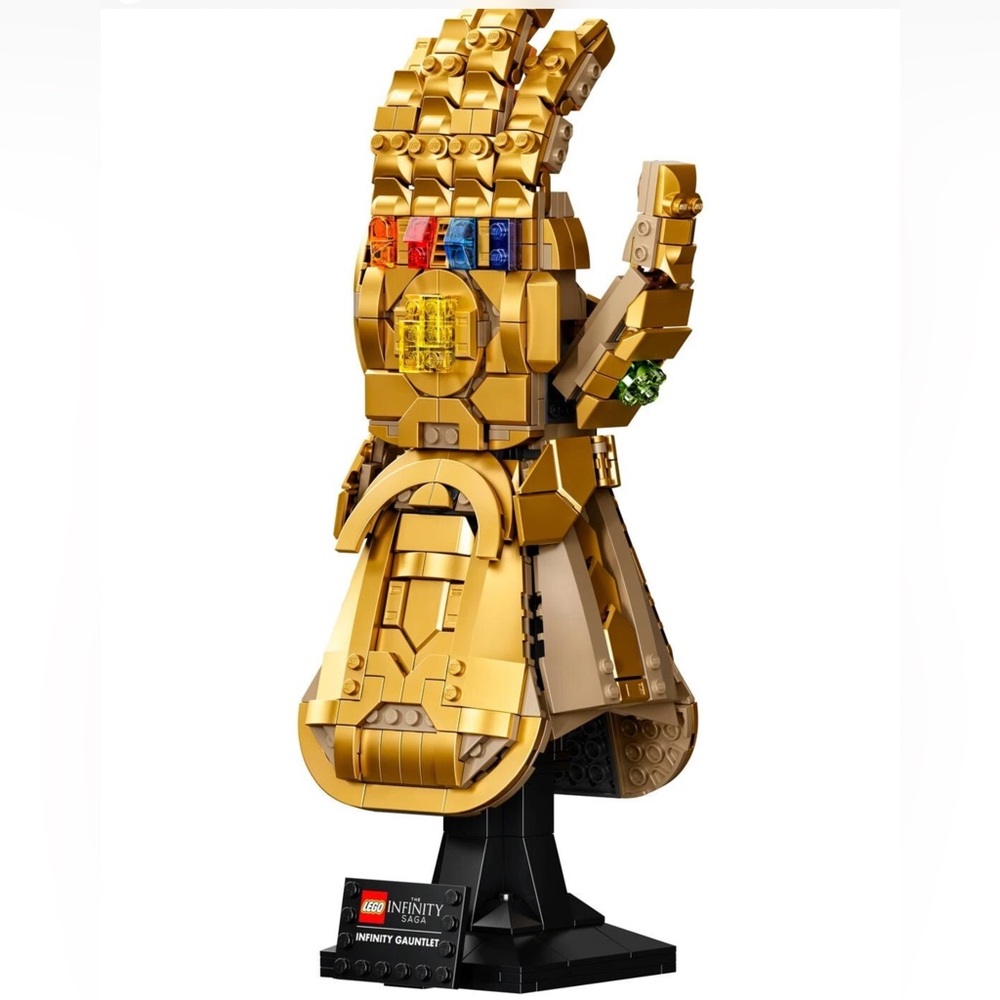 LEGO Marvel Infinity Gauntlet with Gold and Colorful Stones new in box - Picture 2 of 6